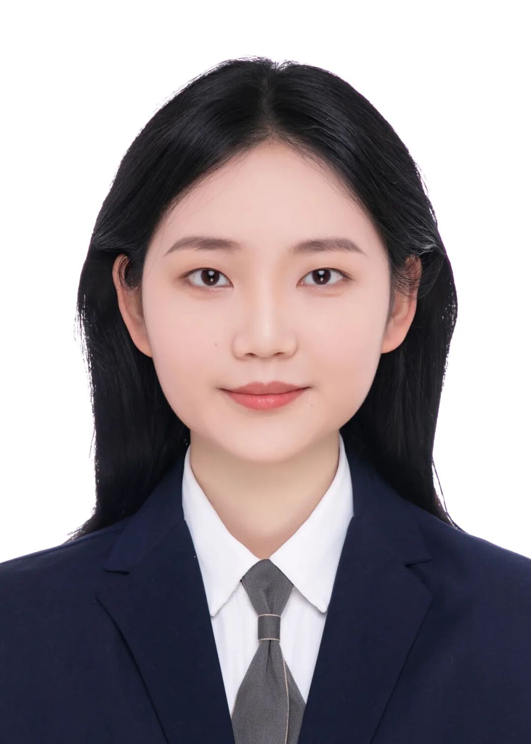 2019511077 何雨轩 寸照.jpg