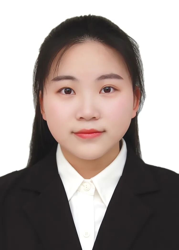 2019561100 何金鸿 寸照.jpg