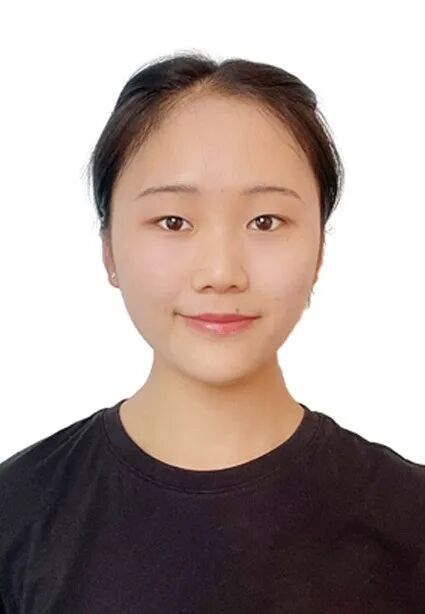 20205291323 钟新燕 寸照.jpg