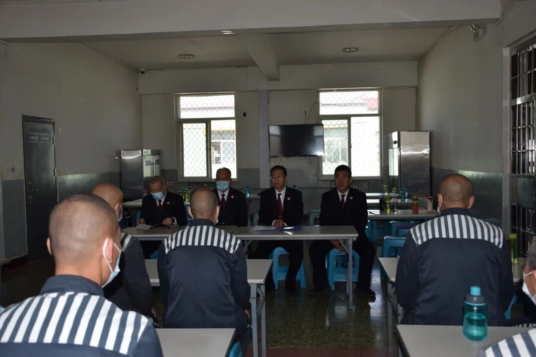 >首页>本院动态>在驻监检察干警和监狱干警共同努力下,5月28日,长治
