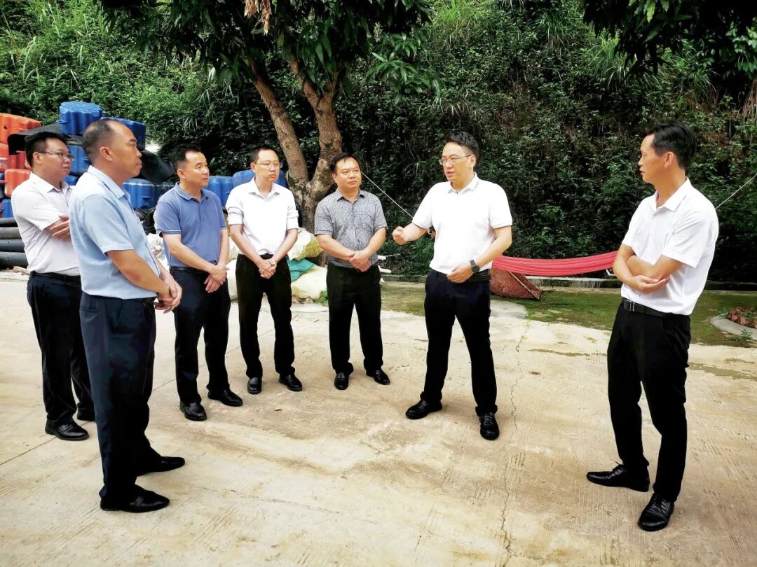 白玛泽仁到县城区生活垃圾填埋场检查指导工作