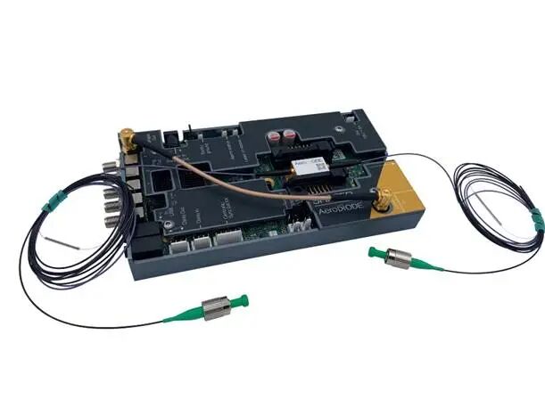 A special AWG-based high speed driver allows the user to design the nanosecond temporal shape he needs. It amplifies the pulse shape while maintaining the narrow linewidth of the input laser diode.