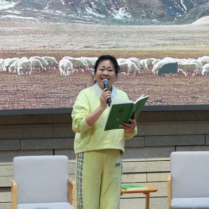 “以文寄情 共话青山”《草原・呼和浩特大青山作品专号》分享会举办 第9张