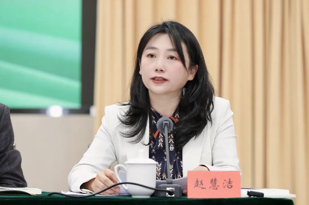 长篇报告文学《库布其生命歌》作品研讨会在京举行 第6张