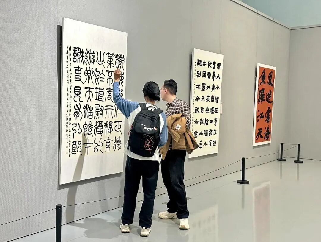 呦呦鹿鸣——包头青年十二人书法篆刻联展在内蒙古美术馆开展 第4张