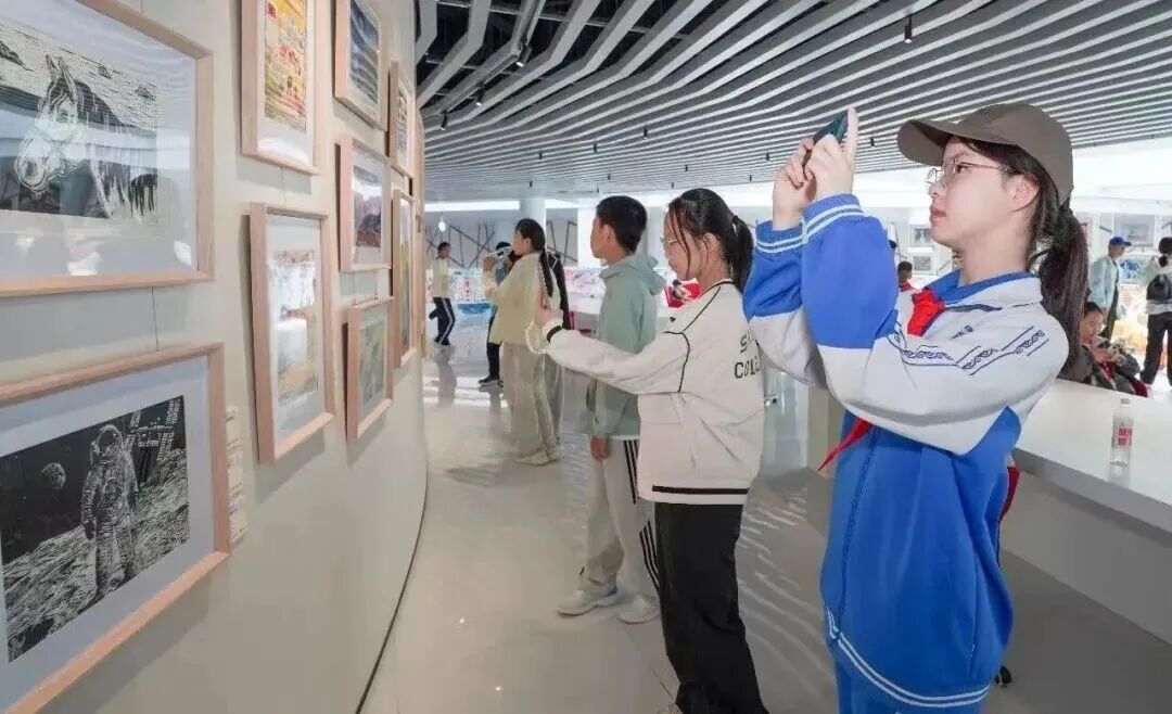 刘国旗一行赴阿拉善盟额济纳旗调研 第3张