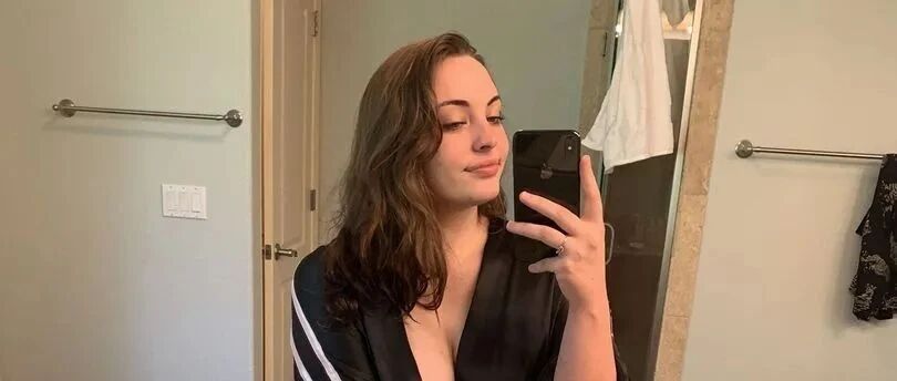 月入100000+，她当着20000+网友的面直播“当狗”...