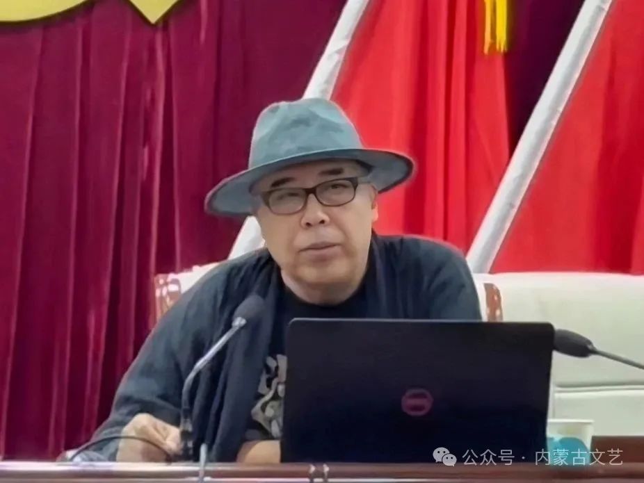 巴彦淖尔乡土和生态文学培训班暨内蒙古文学杂志社作家培训班举办 第3张