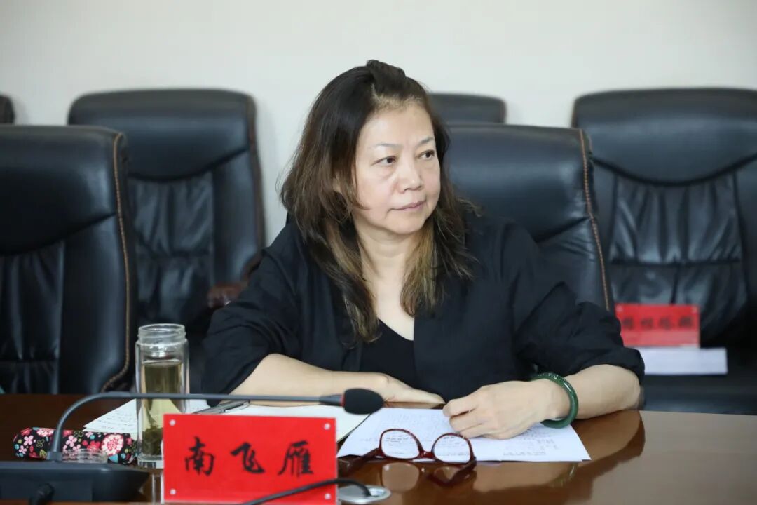 内蒙古文联党组理论学习中心组举行2025年第七次集体学习 第6张