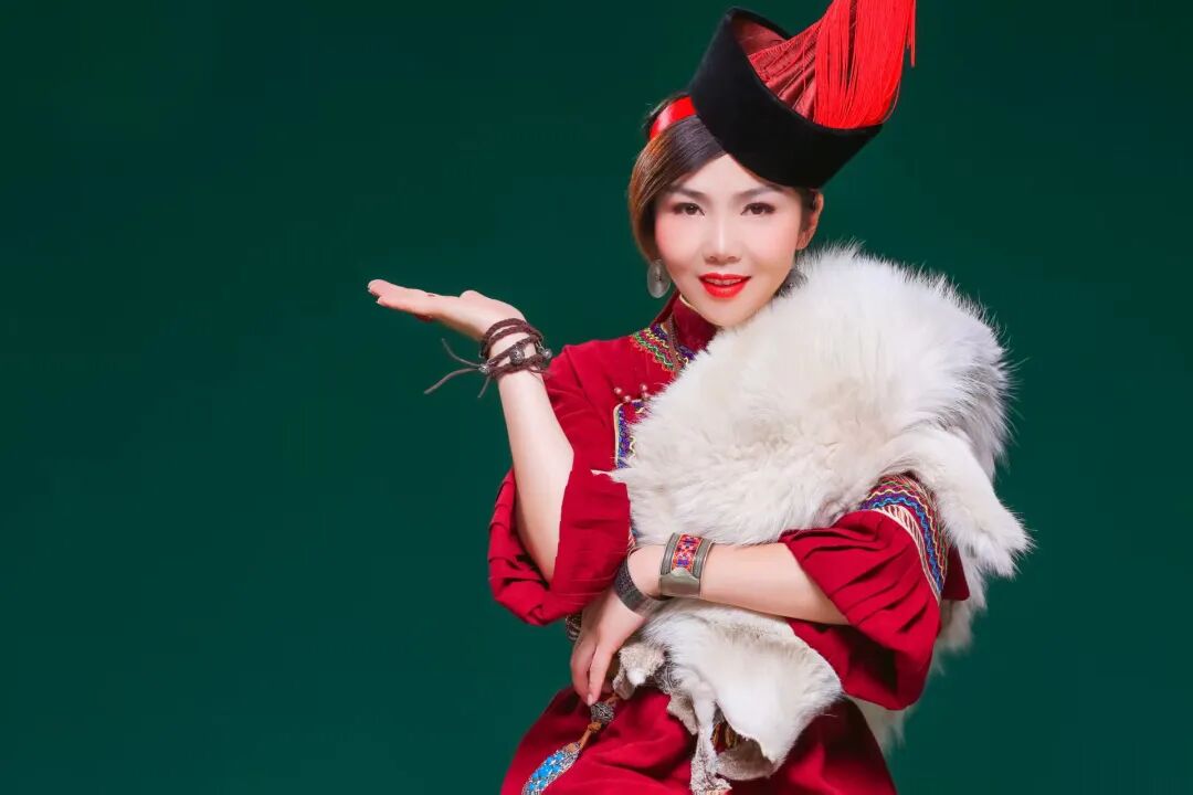 文艺名家风采 | 苏勒亚其其格：草原深处的百灵鸟 第9张