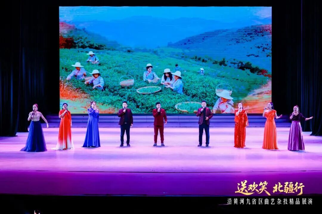 “送欢笑·北疆行”沿黄九省曲艺杂技精品展演首场在阿拉善盟盛大启幕 第19张