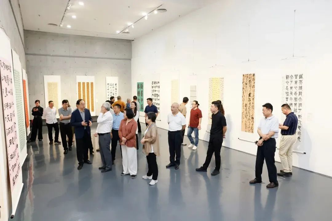 北疆文化神州行 | “翰墨中华·赓续文脉——内蒙古自治区优秀书法作品巡展”在深圳展出 第3张