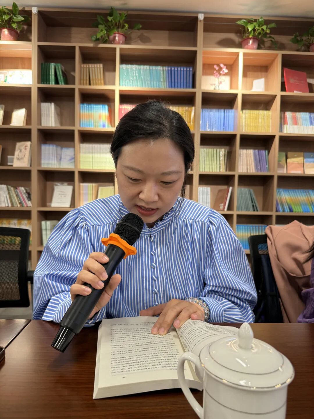 “书香致远 声动人心”2025年内蒙古文联机关工会阅读分享会在内蒙古文学馆举办 第24张