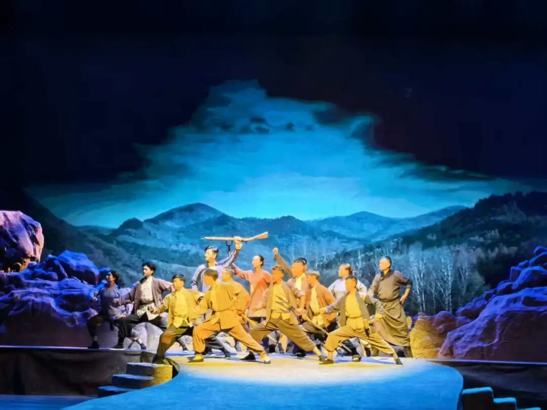 文艺评论 | 从评剧《路北游击队》看乌兰牧骑的红色叙事与戏曲表达 第2张