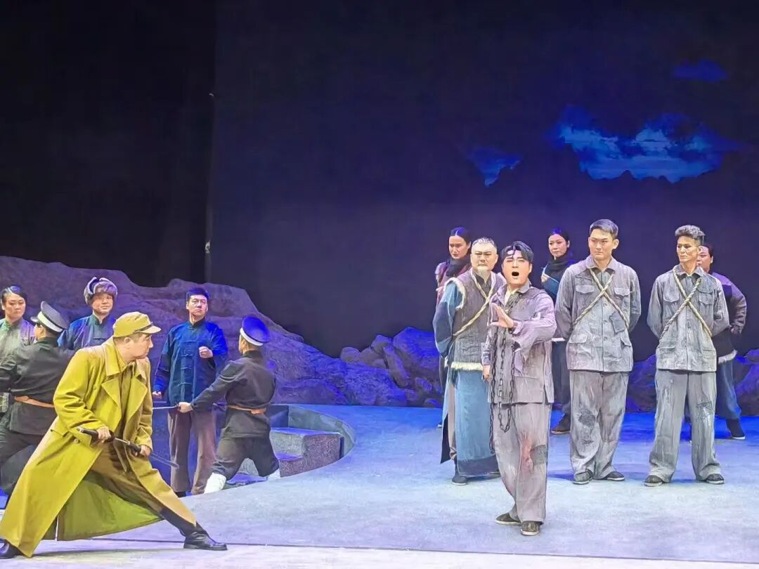 文艺评论 | 从评剧《路北游击队》看乌兰牧骑的红色叙事与戏曲表达 第5张