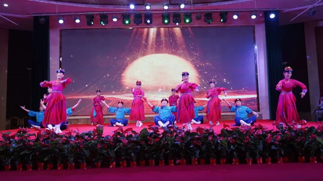 “百花迎新春 文艺绽芳华”赤峰市文学艺术界2025年新春大联欢成功举办 第9张