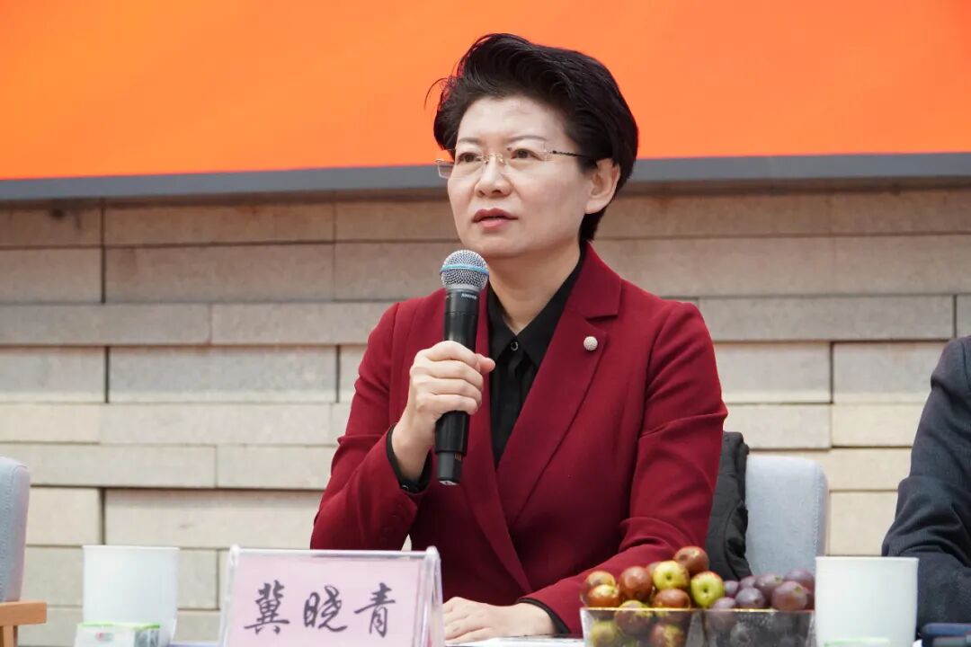 内蒙古文联老干部座谈会共话文艺事业辉煌历程 第1张