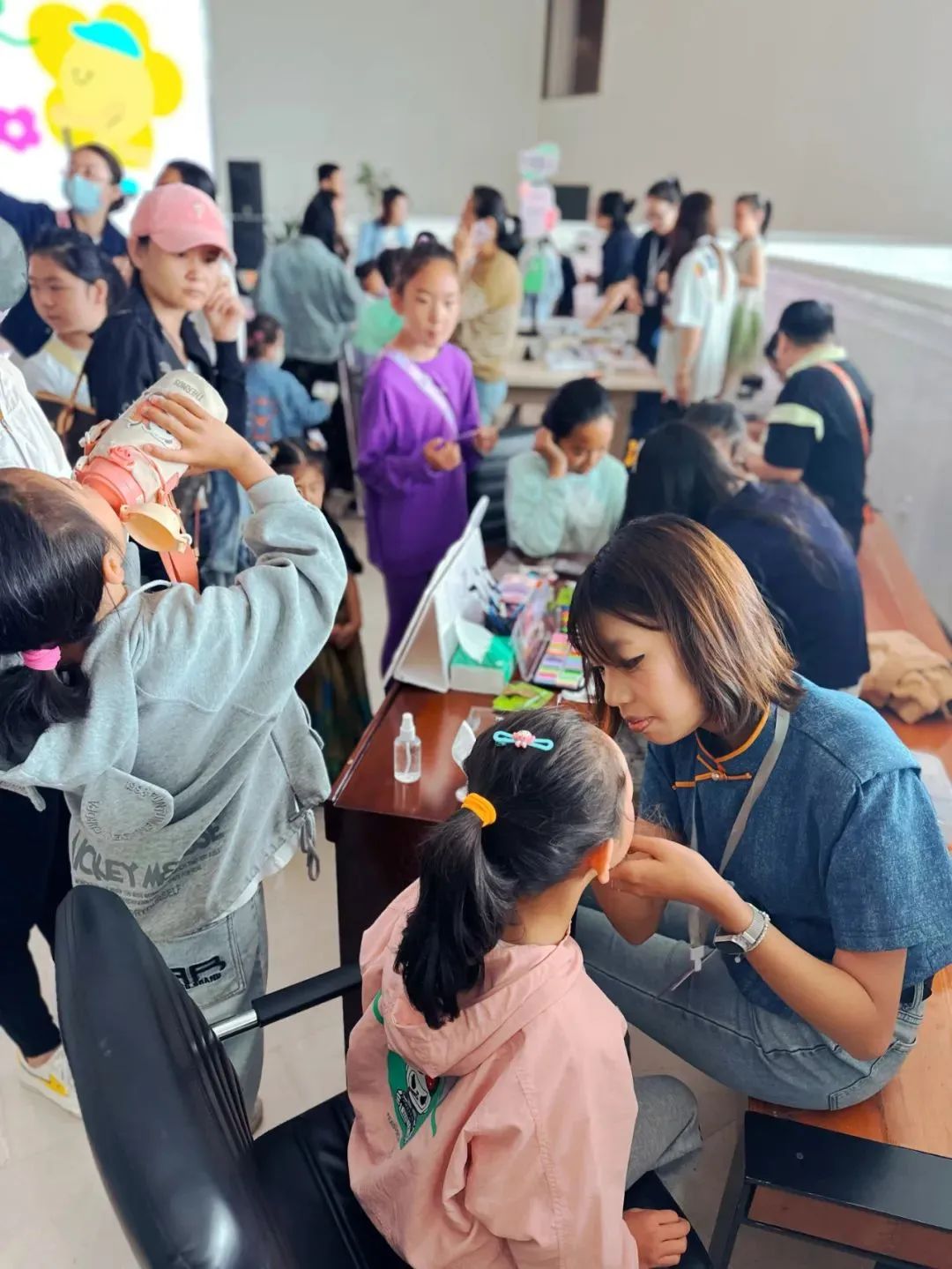“艺”彩纷呈 美育生辉 | 端午假期内蒙古美术馆引参观热潮 第16张