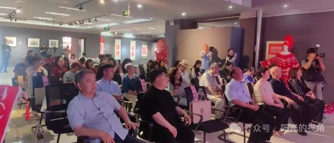 “北疆春晖”内蒙古剪纸名家邀请展举行 第5张