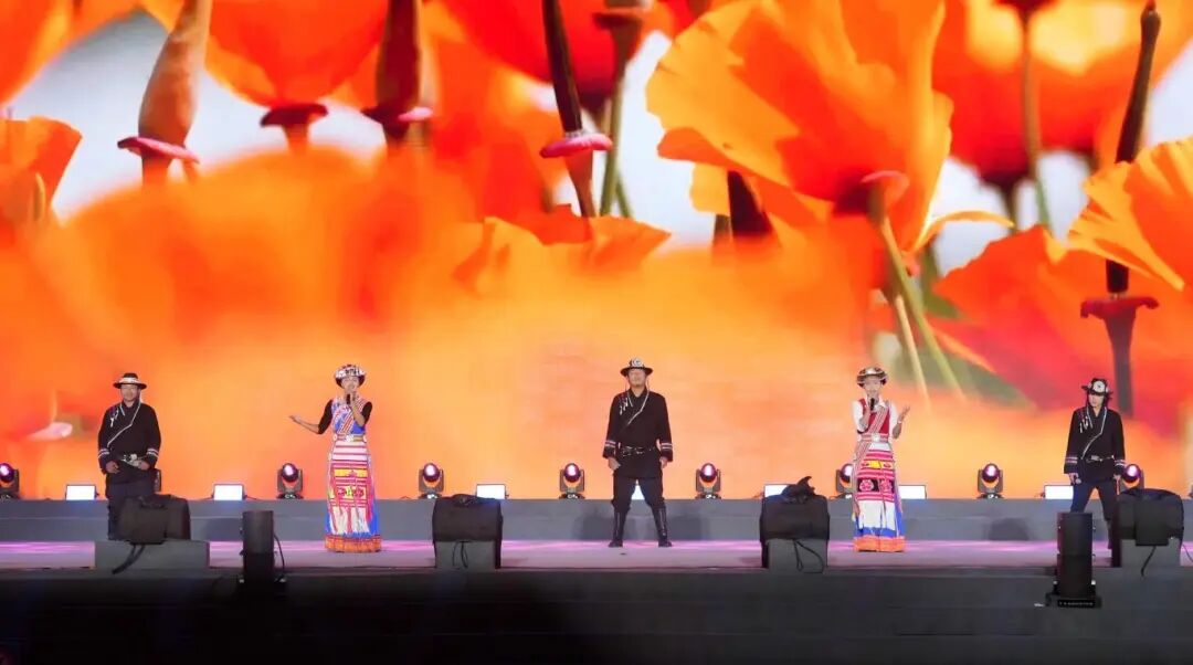 文艺评论 | 从“赛歌会”到“村歌嘹亮” ：草原唱响新时代文艺赶考 第7张