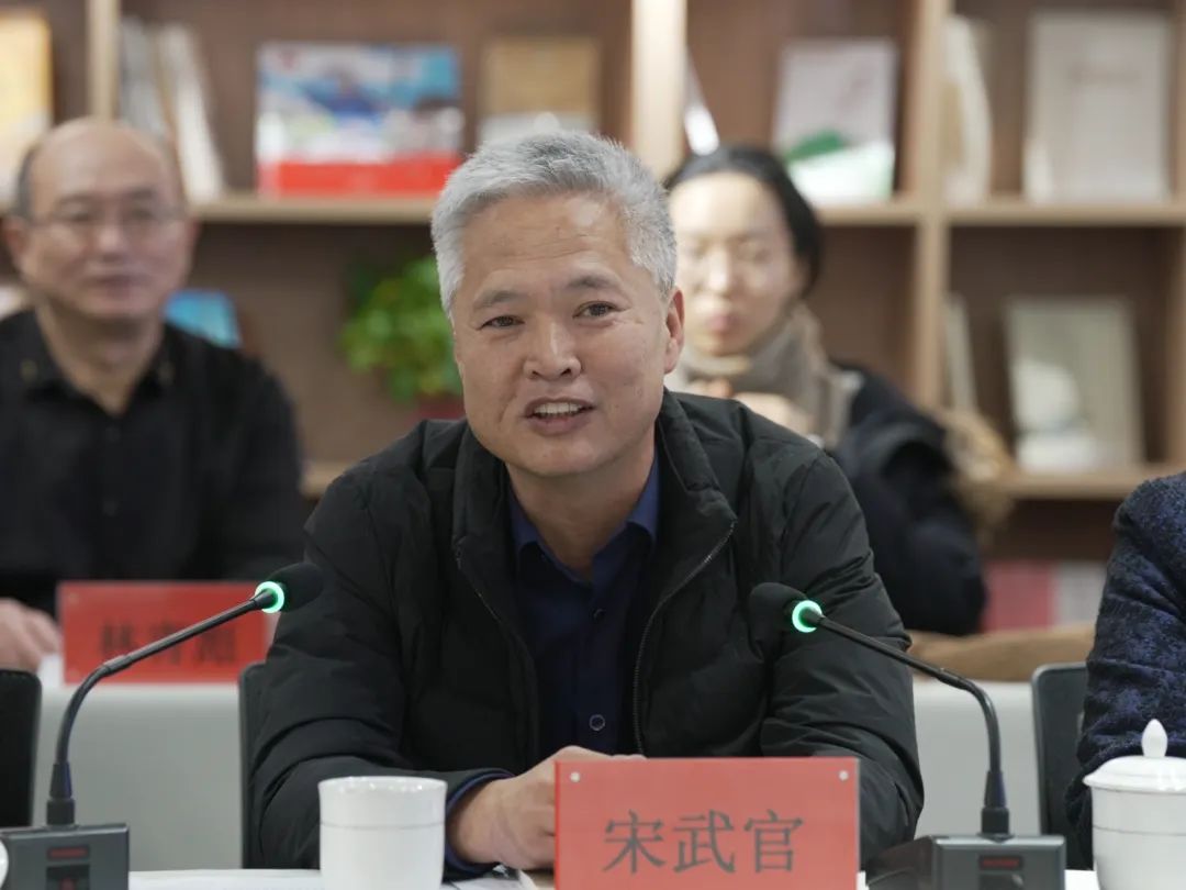 第十三届“骏马奖”内蒙古获奖作家翻译家座谈交流会在呼和浩特举办 第1张