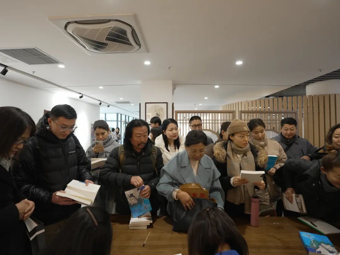 第十三届“骏马奖”内蒙古获奖作家翻译家座谈交流会在呼和浩特举办 第21张