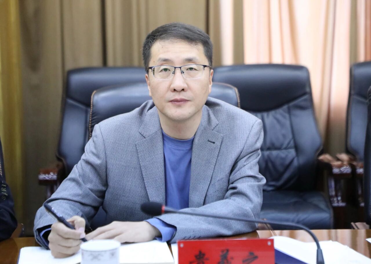 内蒙古文联党组理论学习中心组举行2025年第十二次集体学习 第5张