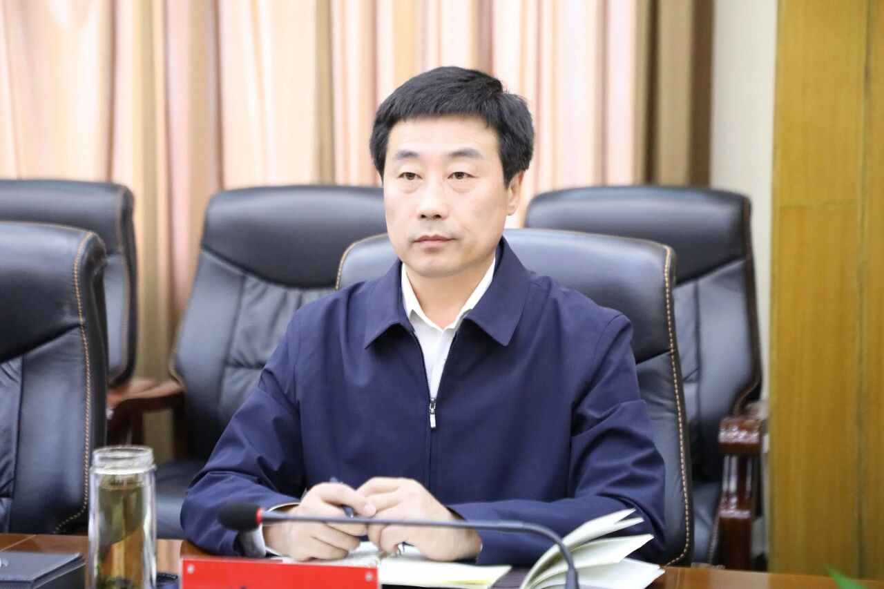 内蒙古文联党组理论学习中心组举行2025年第十二次集体学习 第4张