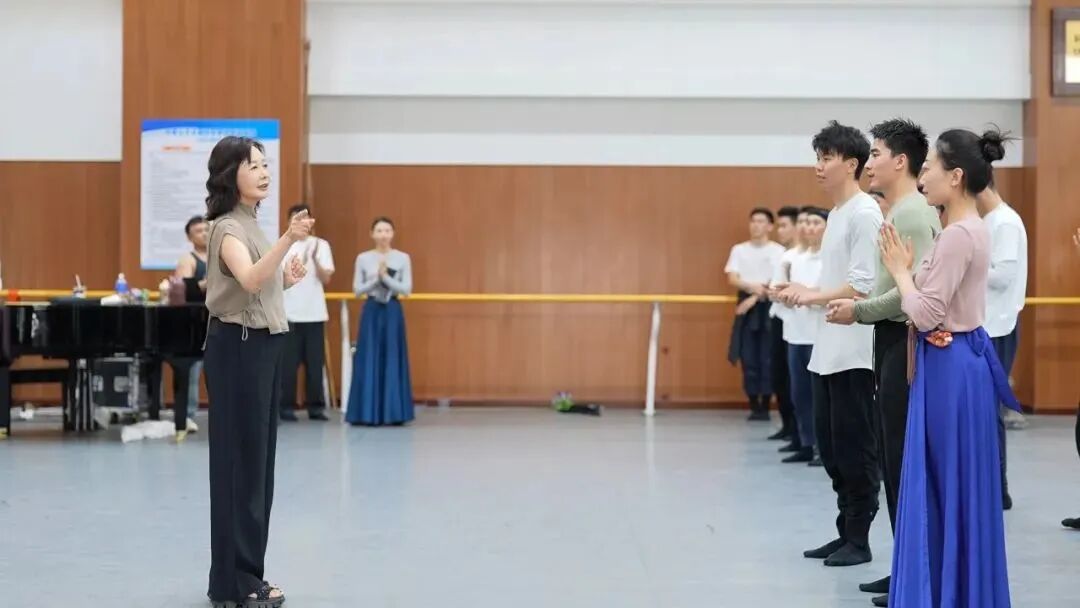 弘扬北疆文化·文艺名家访谈录 | 何燕敏：要把所有努力拿出来，在艺术作品中做好创造 第6张