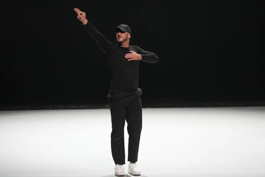 “舞动北疆·意大利、格鲁吉亚现代舞展演”首绽青城 第2张