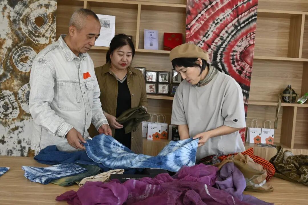 内蒙古民间文艺版权保护服务北疆行活动走进牙克石 第3张