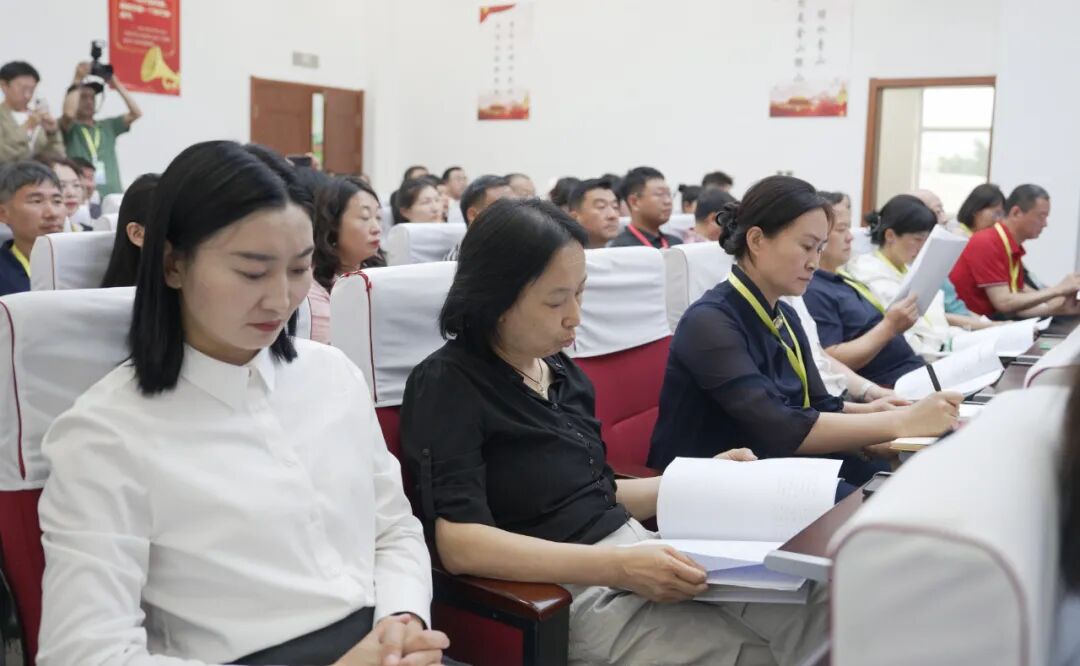 2025年内蒙古文艺志愿服务工作推进会在乌兰察布市召开 第7张