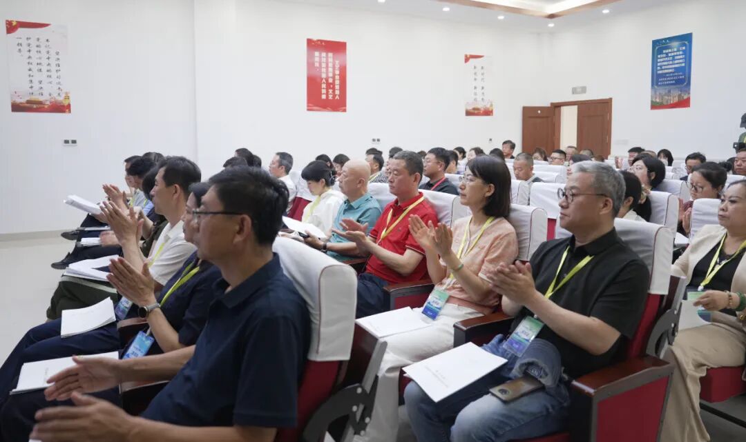 2025年内蒙古文艺志愿服务工作推进会在乌兰察布市召开 第6张