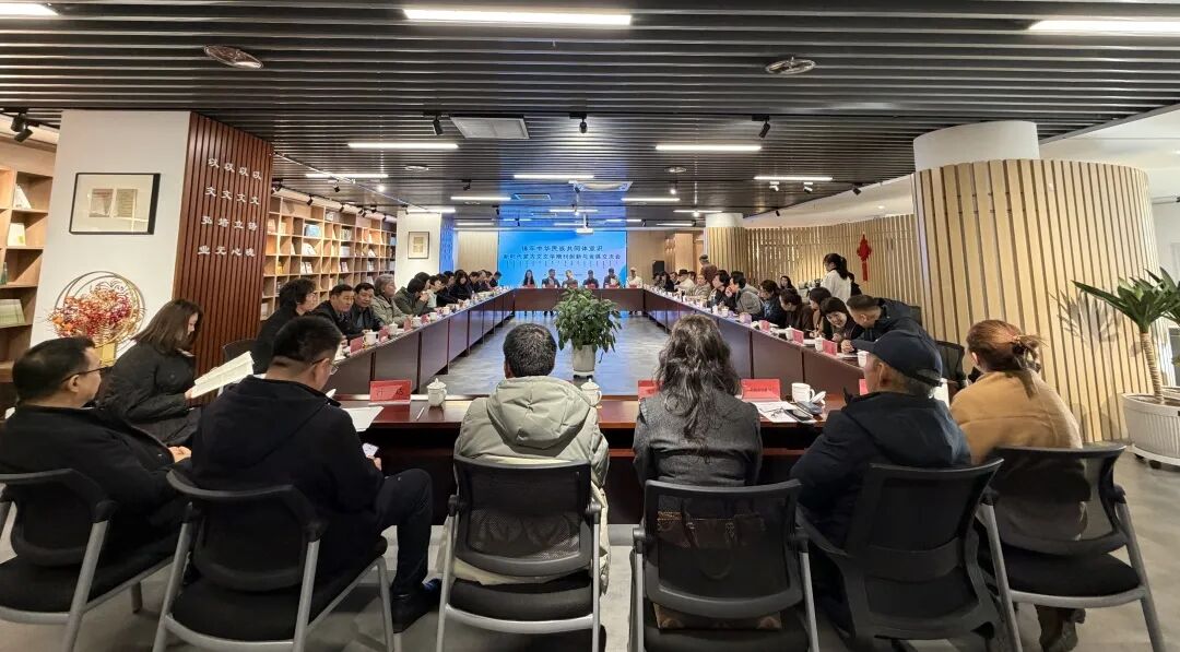 铸牢中华民族共同体意识 新时代文学期刊创新发展交流会在呼和浩特举办 第1张