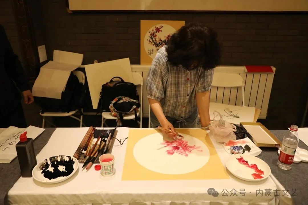 “与人民同行”——新时代文明实践文艺志愿服务走进玉泉区大南街街道大召社区 第3张