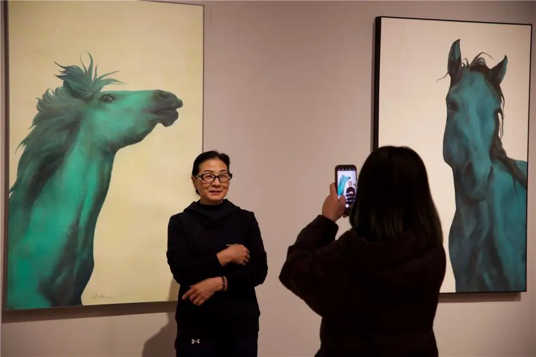 值得一看！内蒙古画家长海作品展在中国美术馆实力圈粉 第2张