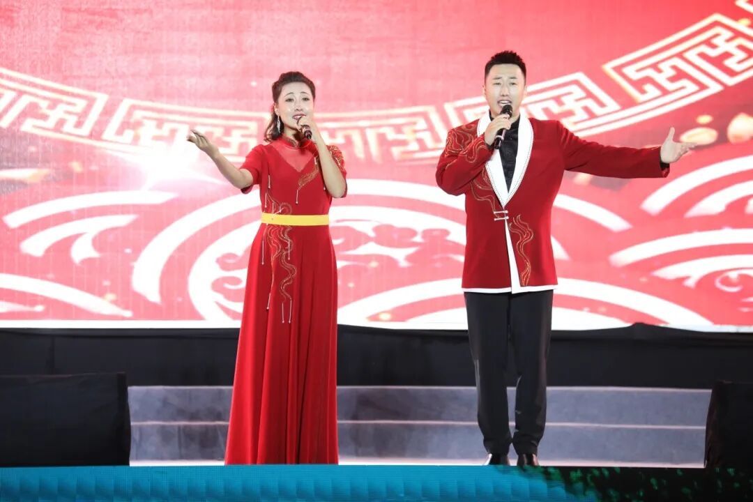 精彩回顾 | “唱响北疆”2025内蒙古民歌大会首场演出响彻乌海湖 第6张