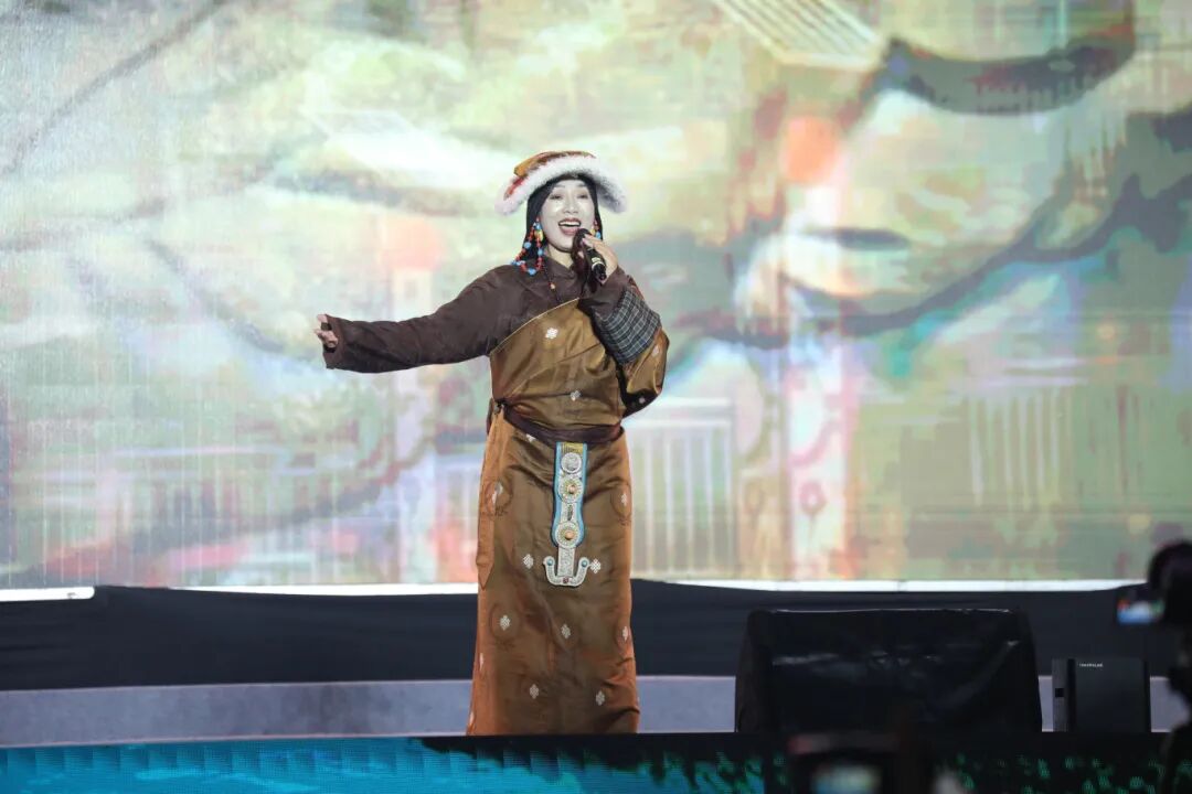 精彩回顾 | “唱响北疆”2025内蒙古民歌大会首场演出响彻乌海湖 第45张