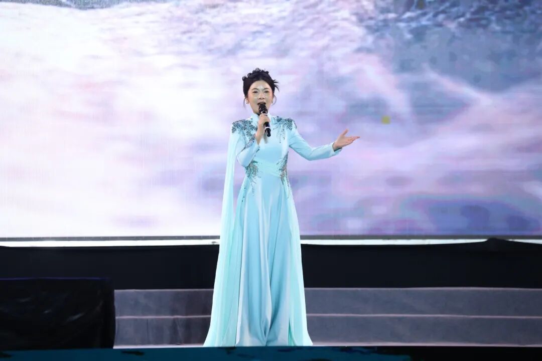 精彩回顾 | “唱响北疆”2025内蒙古民歌大会首场演出响彻乌海湖 第30张