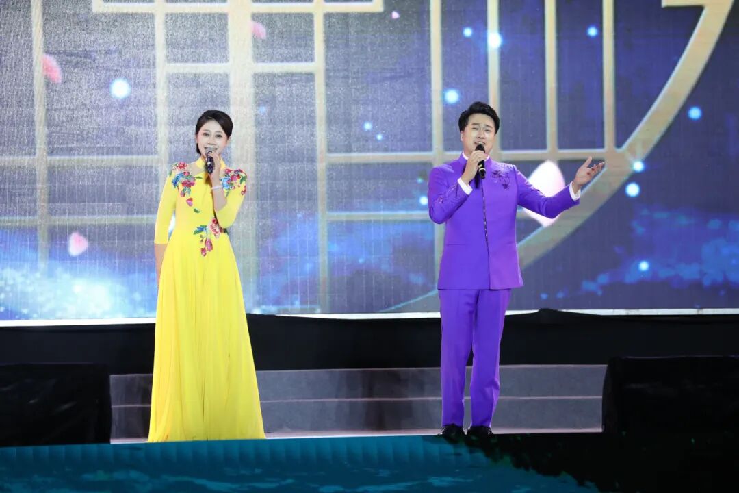 精彩回顾 | “唱响北疆”2025内蒙古民歌大会首场演出响彻乌海湖 第18张
