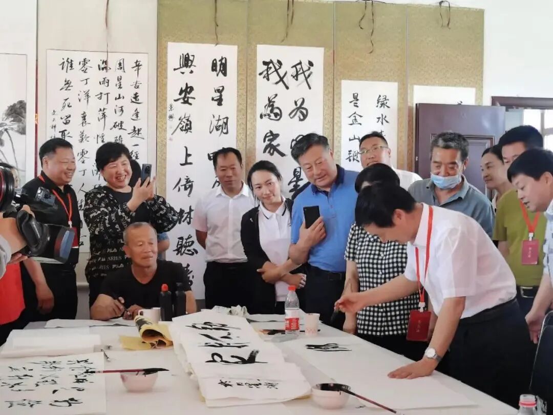 艺术扎根草原！我们的美好生活“9+N”文艺志愿服务活动点燃乡村振兴新图景 第10张