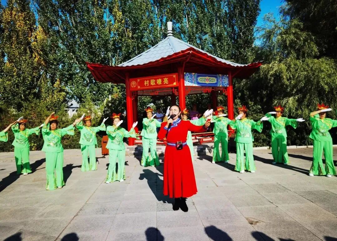 艺术扎根草原！我们的美好生活“9+N”文艺志愿服务活动点燃乡村振兴新图景 第4张