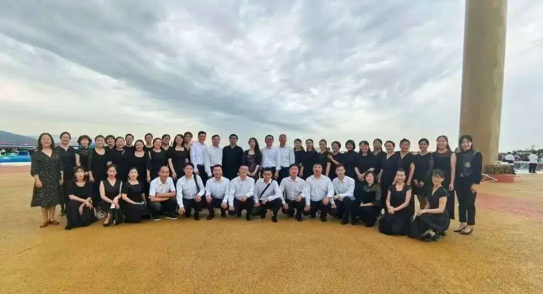 音乐大赛冠军展示 | 呼和浩特市教育局初心教师合唱团 第13张