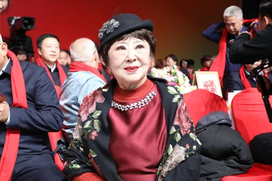 图集 | “春暖北疆百花开”文艺工作者们到“家”啦！ 第14张