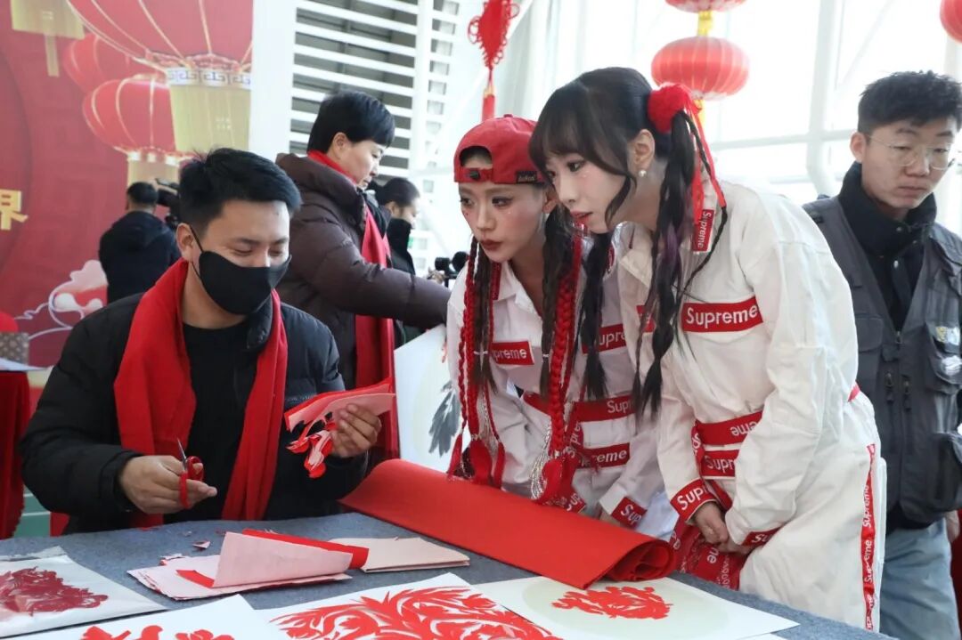 图集 | “春暖北疆百花开”文艺工作者们到“家”啦！ 第7张