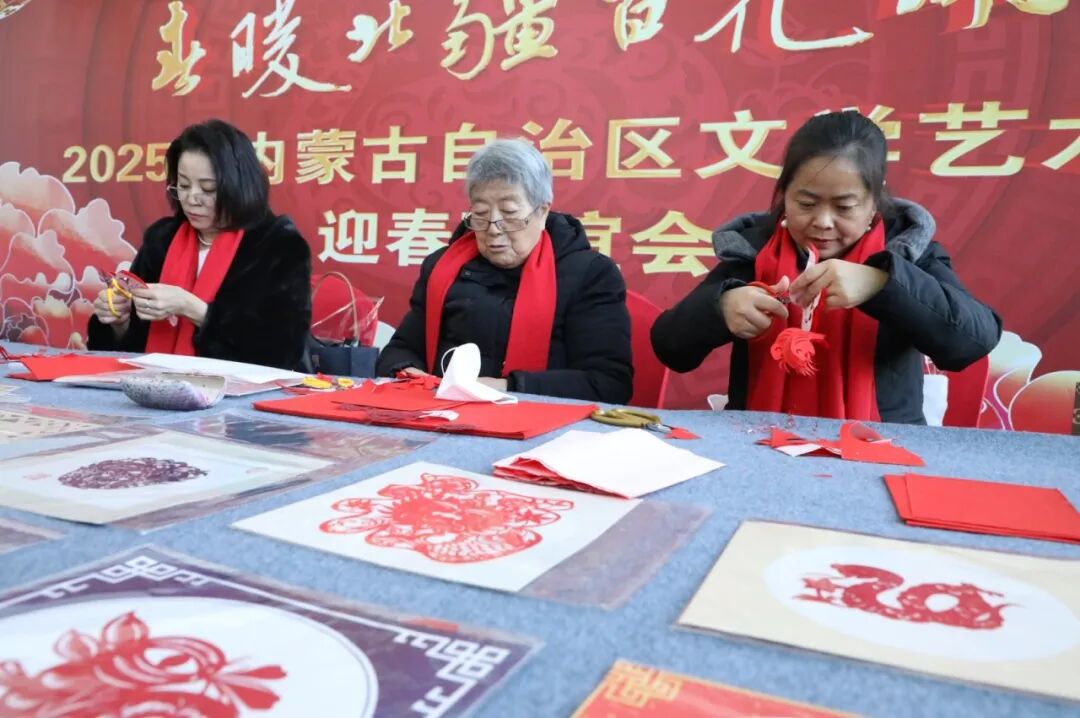 图集 | “春暖北疆百花开”文艺工作者们到“家”啦！ 第6张