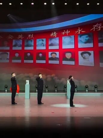 阳光下的守护！ 内蒙古小戏小品展演剧目《警域誓言》看点大揭秘 第5张