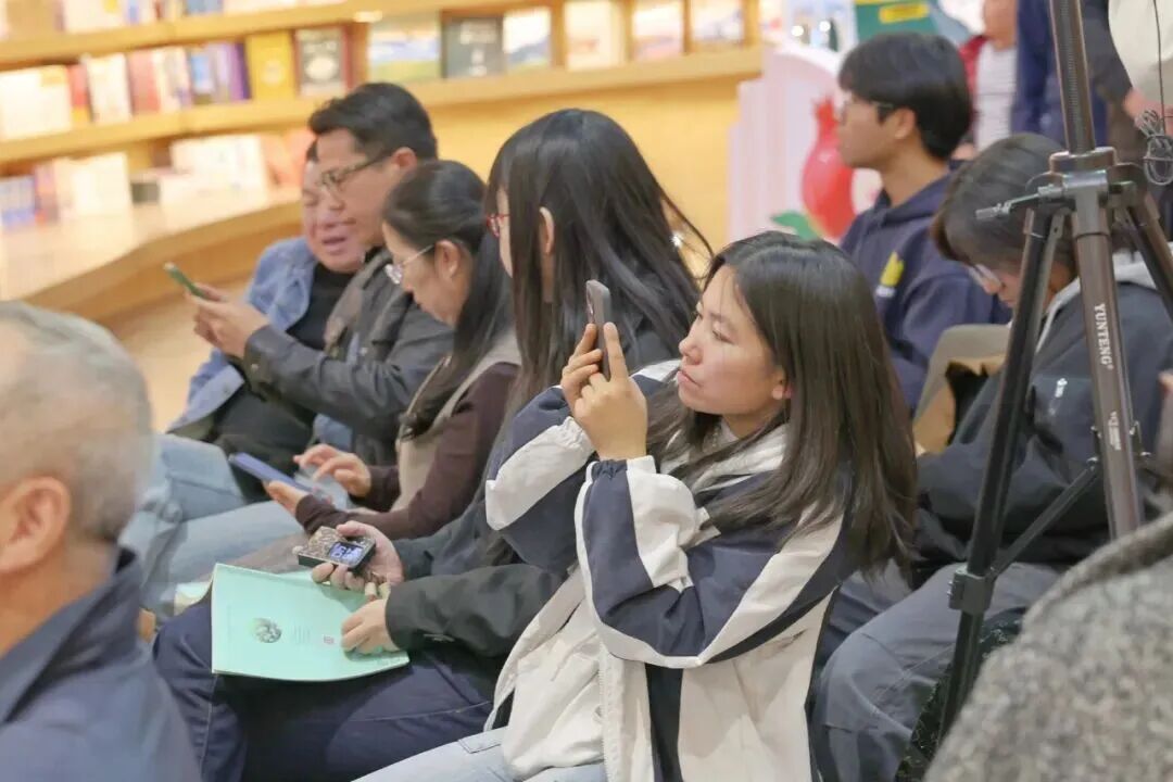 《草原》入驻书店暨2025年读者见面会举办 第13张