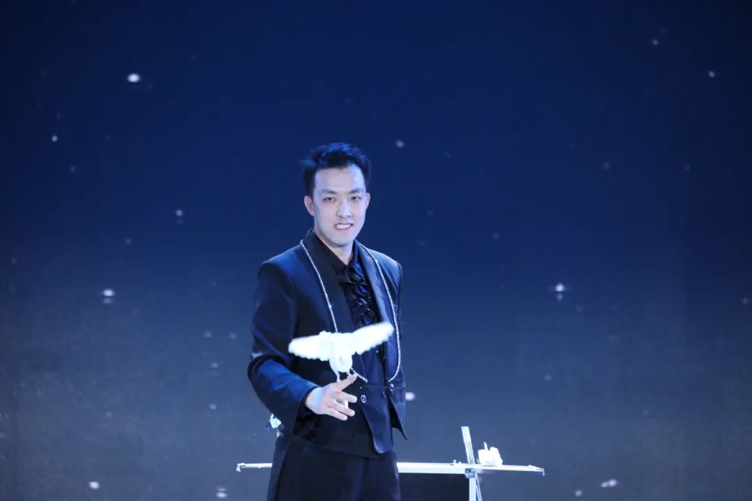 全区魔术新人新作展演在乌力格尔艺术宫精彩上演 第7张