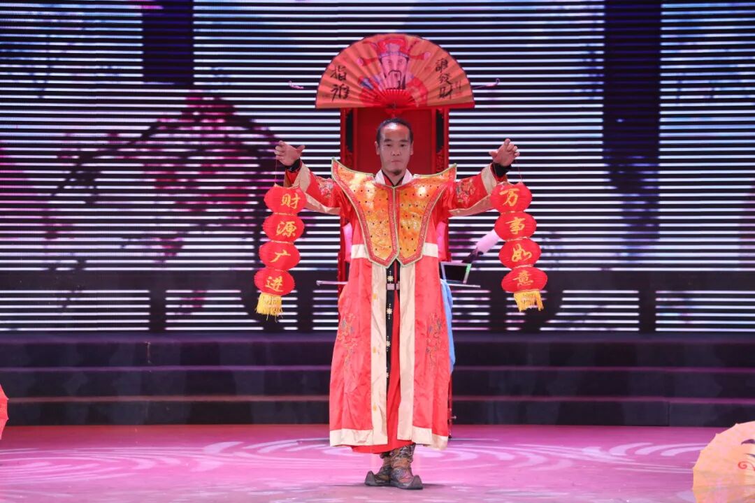 全区魔术新人新作展演在乌力格尔艺术宫精彩上演 第12张
